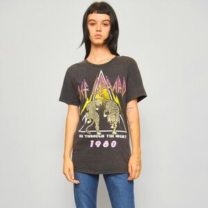 NWOT Def Leppard On Through The Night Tee